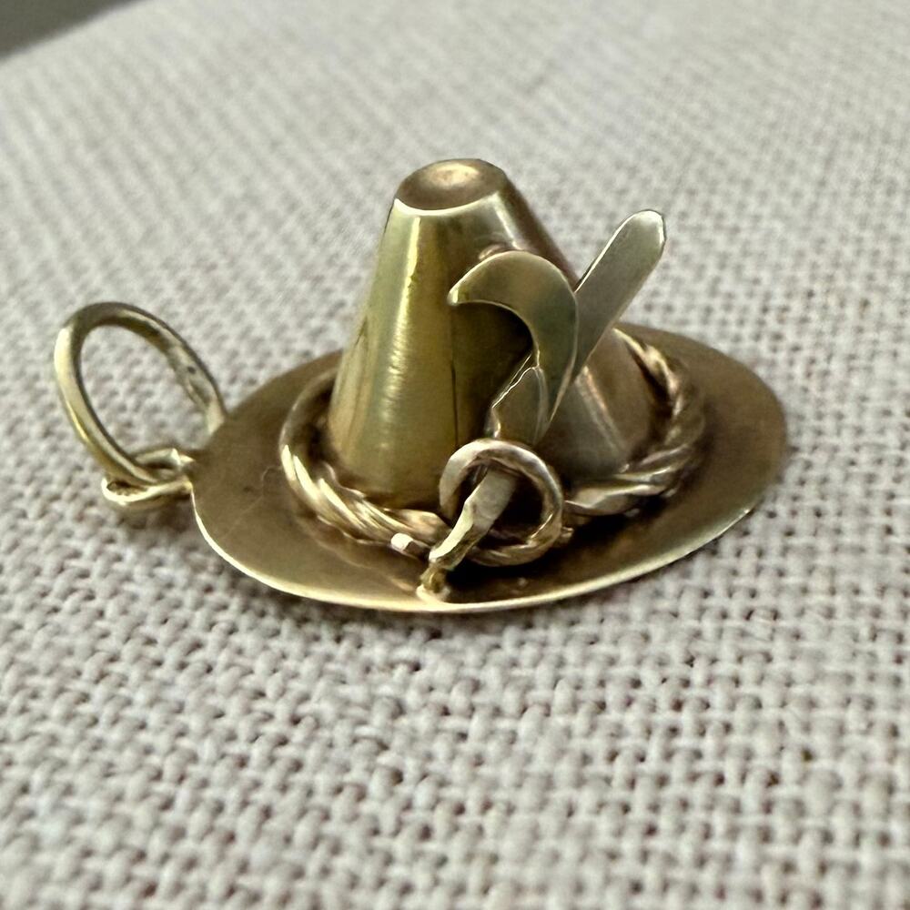 Vintage 14K Yellow Gold 585 Tyrolean Alpine Feather Hat Charm
